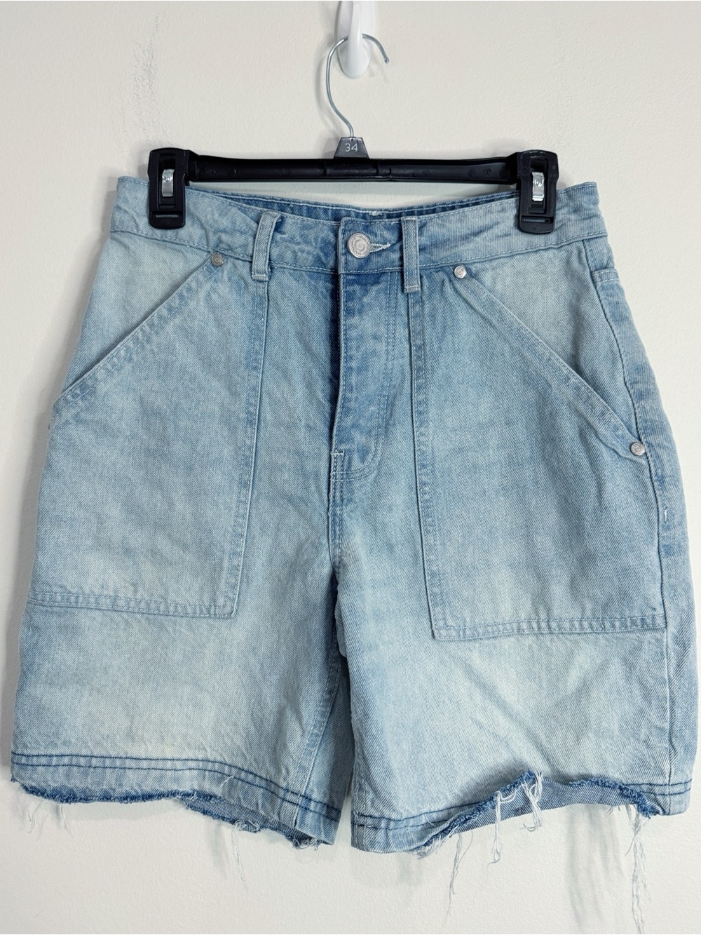 Boohoo MAN High rise Light Wash Faded Denim Shorts Raw Hem Patch Pockets sz 28